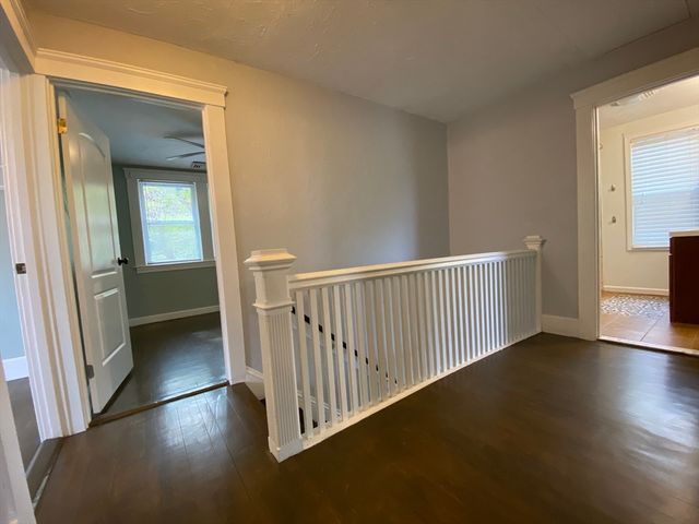 14 Saint Elmo Rd, Worcester, MA 01602
