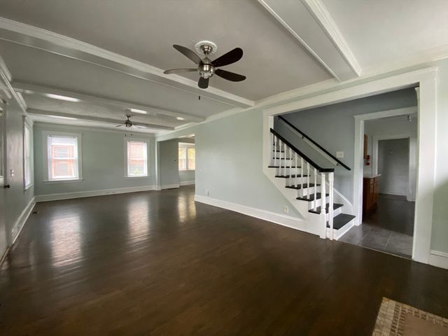 14 Saint Elmo Rd, Worcester, MA 01602