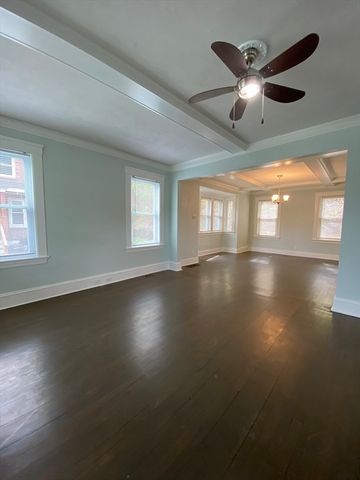 14 Saint Elmo Rd, Worcester, MA 01602