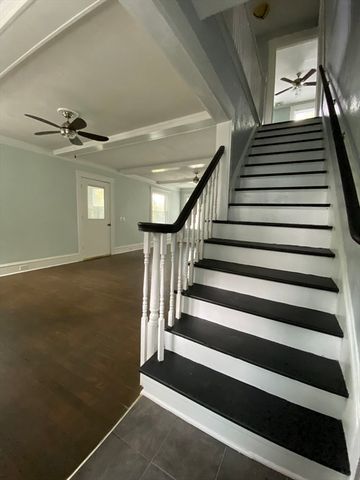 14 Saint Elmo Rd, Worcester, MA 01602