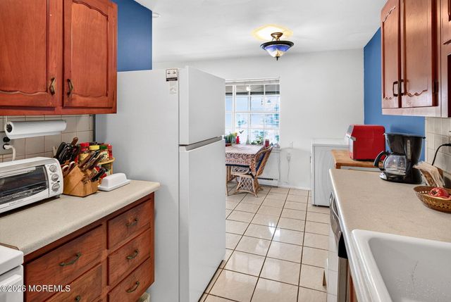 102 Edinburgh Lane F, Lakewood, NJ 08701