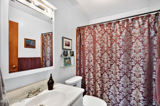 102 Edinburgh Lane F, Lakewood, NJ 08701