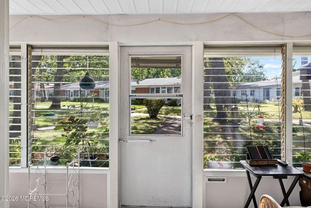 102 Edinburgh Lane F, Lakewood, NJ 08701