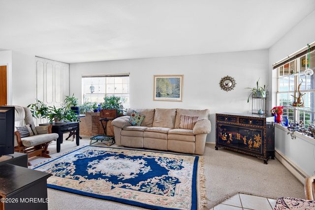 102 Edinburgh Lane F, Lakewood, NJ 08701