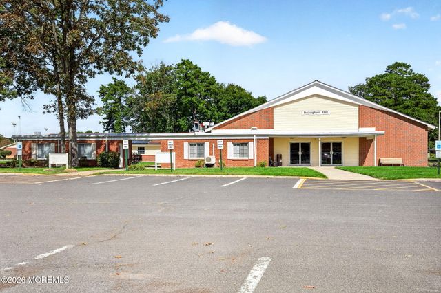 102 Edinburgh Lane F, Lakewood, NJ 08701