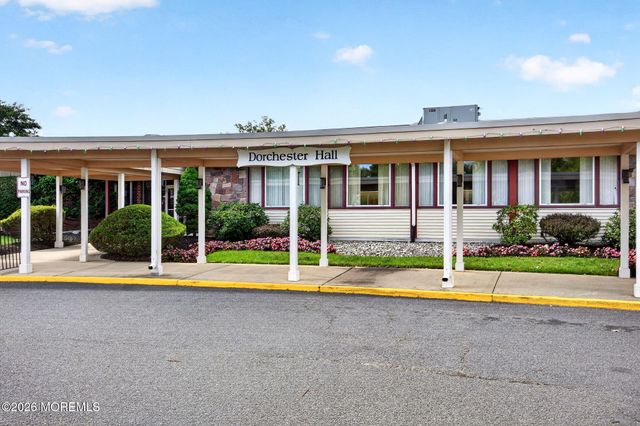 102 Edinburgh Lane F, Lakewood, NJ 08701