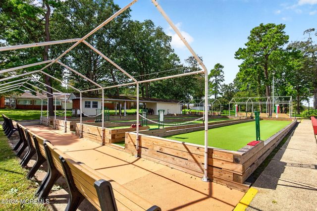 102 Edinburgh Lane F, Lakewood, NJ 08701