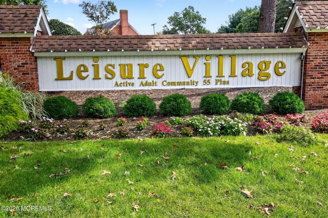102 Edinburgh Lane F, Lakewood, NJ 08701