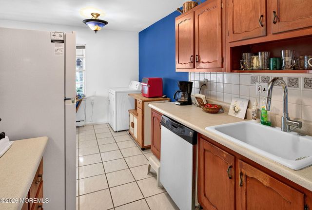 102 Edinburgh Lane F, Lakewood, NJ 08701