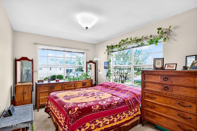 102 Edinburgh Lane F, Lakewood, NJ 08701