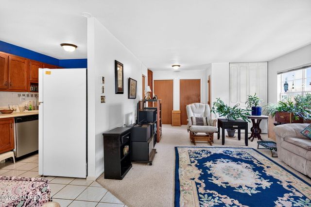 102 Edinburgh Lane F, Lakewood, NJ 08701