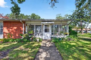 102 Edinburgh Lane F, Lakewood, NJ 08701