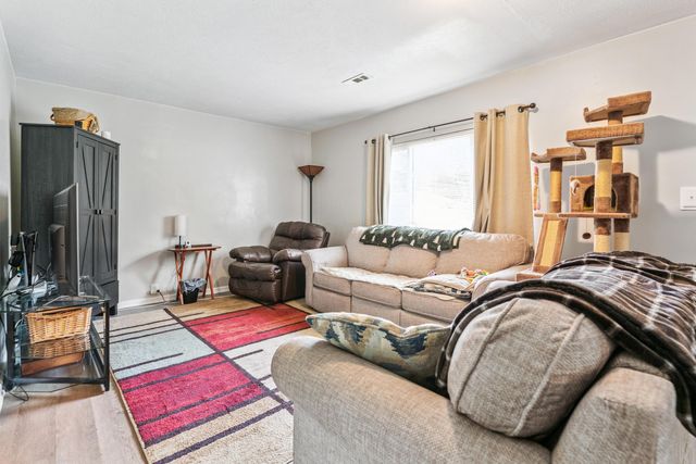 102 Leroy Street, Buckeye Lake, OH 43008