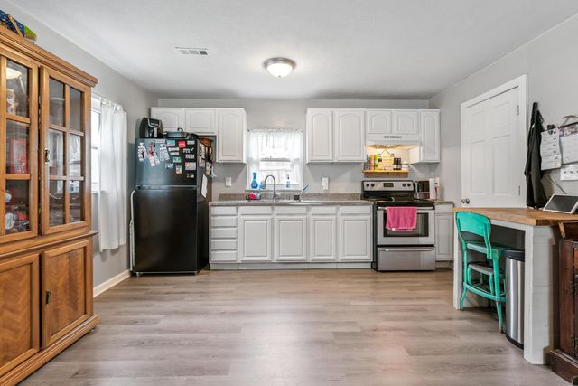 102 Leroy Street, Buckeye Lake, OH 43008