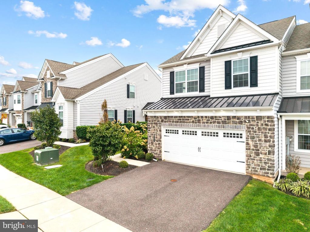 105 WOODWINDS DR, COLLEGEVILLE, PA 19426 — photo 2