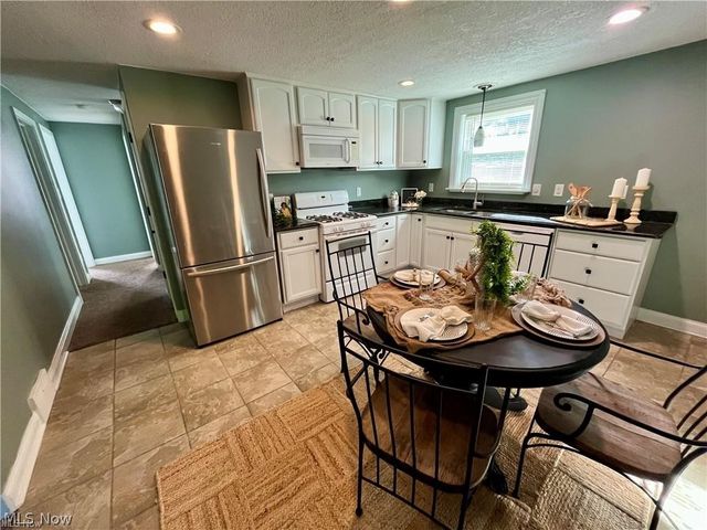 627 Poland Avenue, Struthers, OH 44471