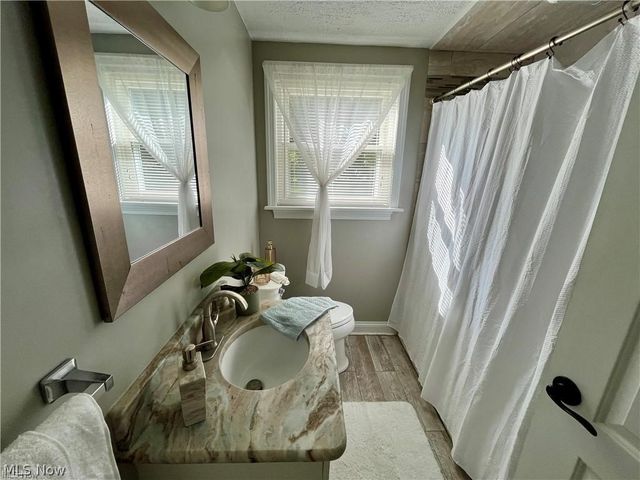 627 Poland Avenue, Struthers, OH 44471