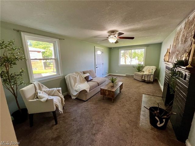 627 Poland Avenue, Struthers, OH 44471