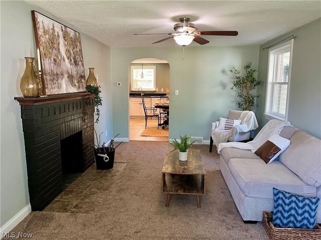 627 Poland Avenue, Struthers, OH 44471