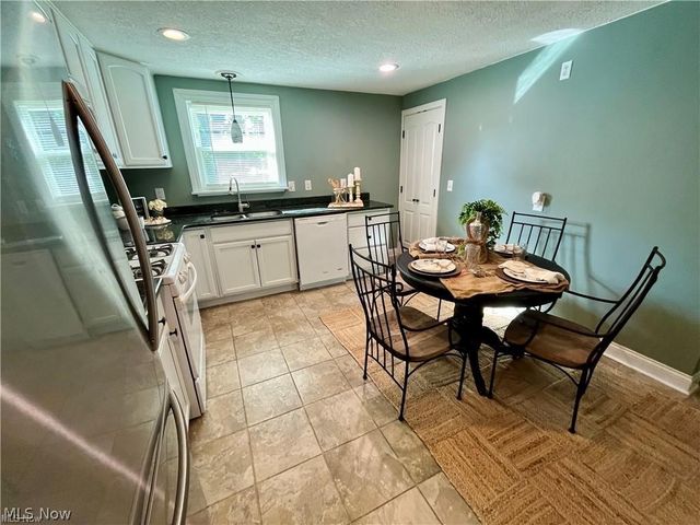 627 Poland Avenue, Struthers, OH 44471