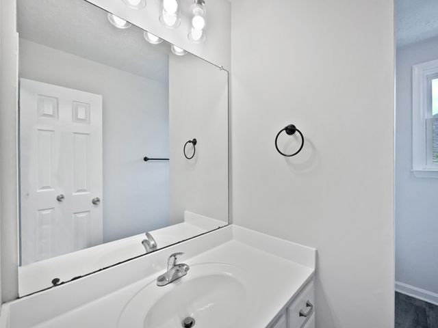 1317 Sonja Dr, Clarksville, TN 37042