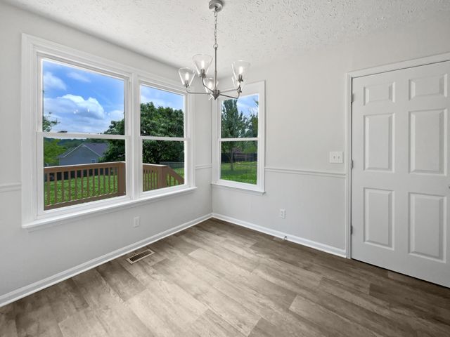 1317 Sonja Dr, Clarksville, TN 37042