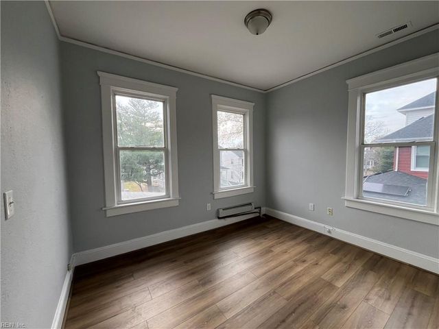 901 Grayson ST, Norfolk, VA 23523