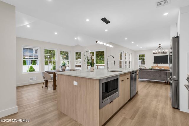 1001 Vessel Lane, Manahawkin, NJ 08050