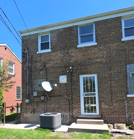 10118 S Luella Avenue, Chicago, IL 60617