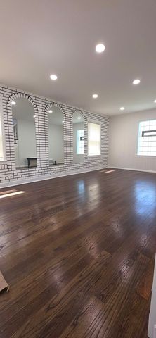10118 S Luella Avenue, Chicago, IL 60617