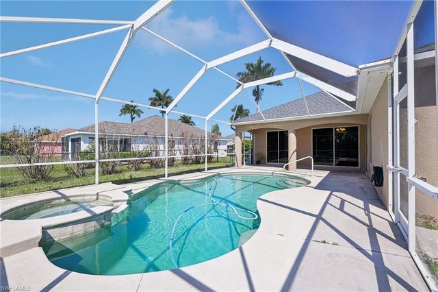 18310 Plumbago CT, Lehigh Acres, FL 33972