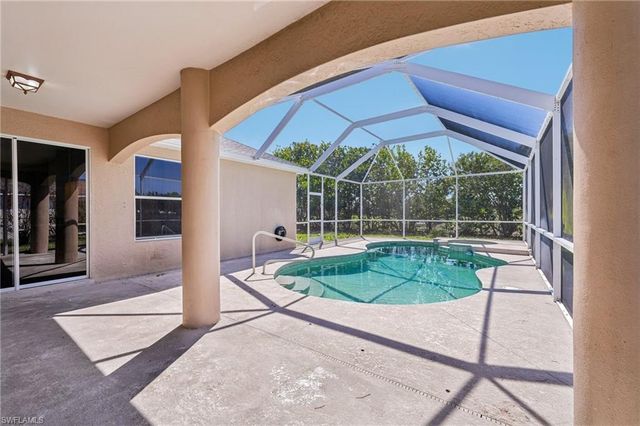18310 Plumbago CT, Lehigh Acres, FL 33972