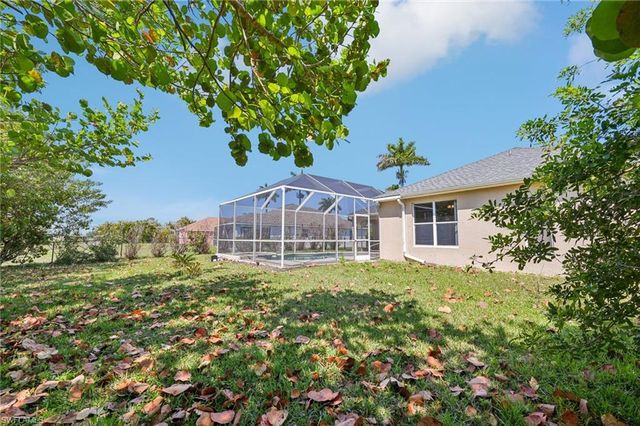 18310 Plumbago CT, Lehigh Acres, FL 33972