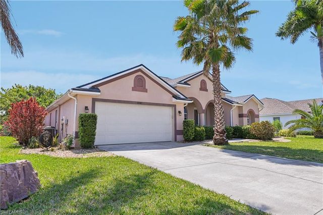 18310 Plumbago CT, Lehigh Acres, FL 33972