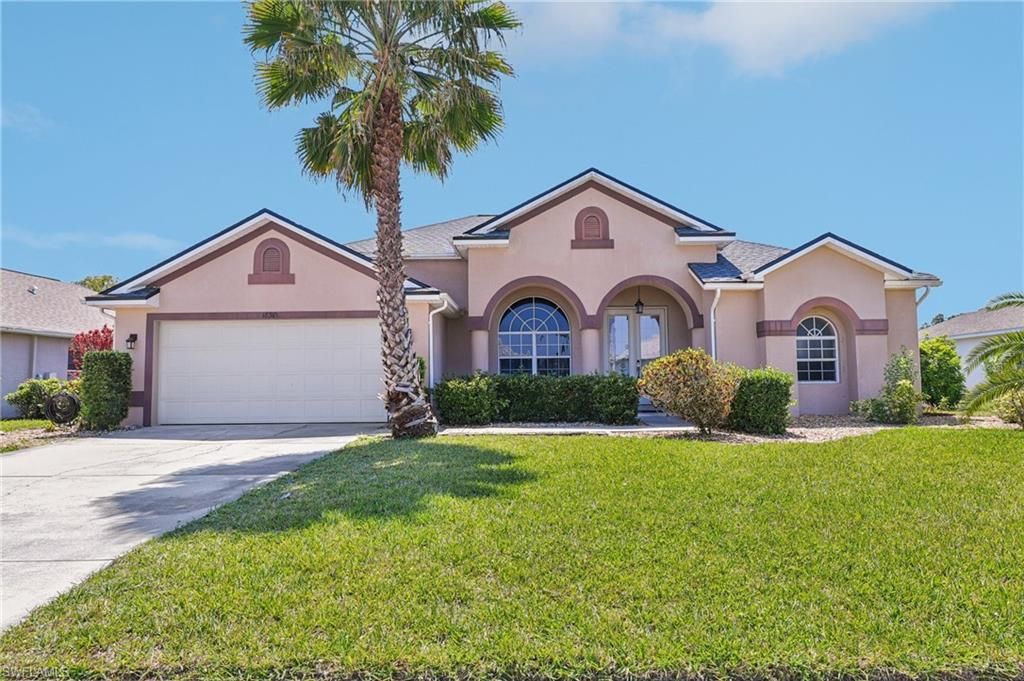 18310 Plumbago CT, LEHIGH ACRES, FL 33972 — photo 2