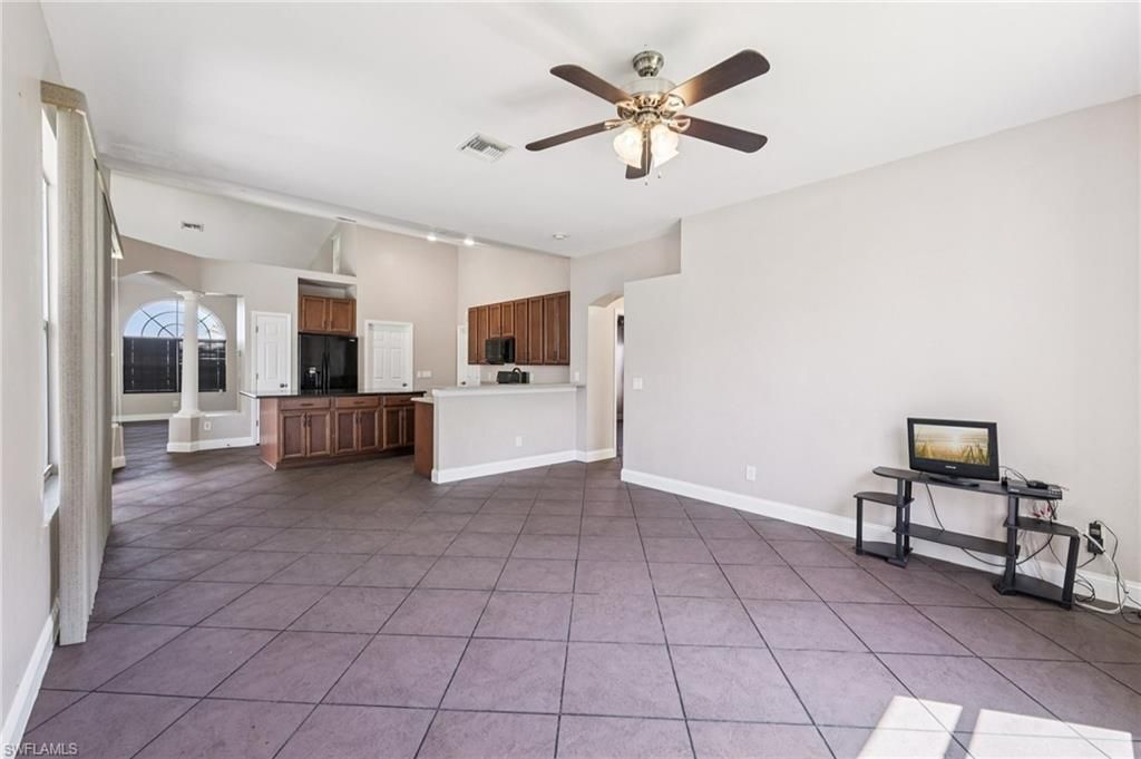 18310 Plumbago CT, LEHIGH ACRES, FL 33972 — photo 5