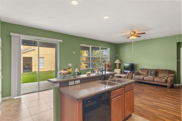 402 VINE CLIFF STREET, Ruskin, FL 33570