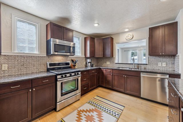 6702 Langston DR, Austin, TX 78723