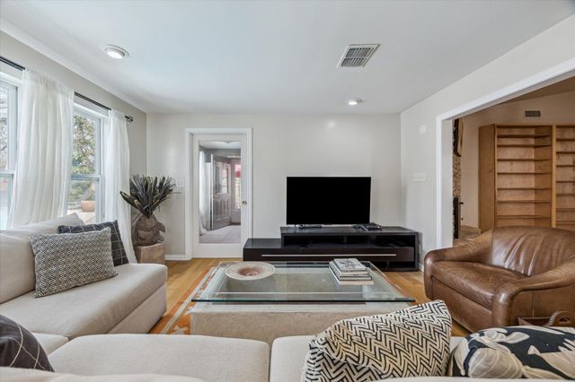 6702 Langston DR, Austin, TX 78723