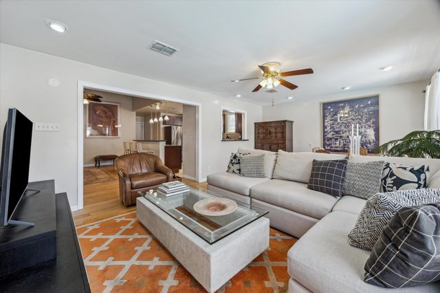 6702 Langston DR, Austin, TX 78723