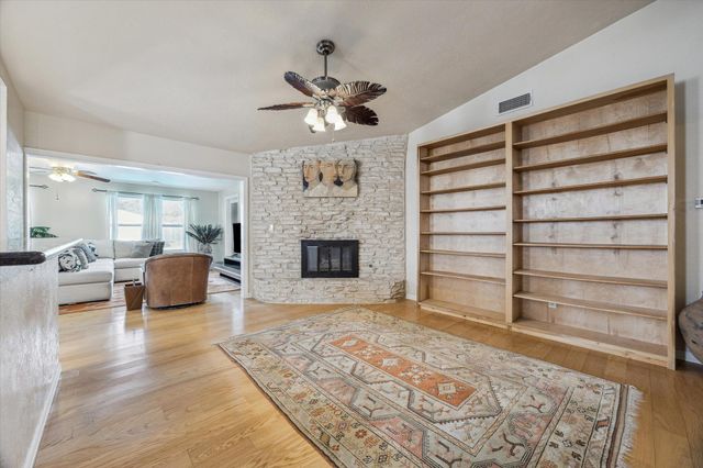 6702 Langston DR, Austin, TX 78723