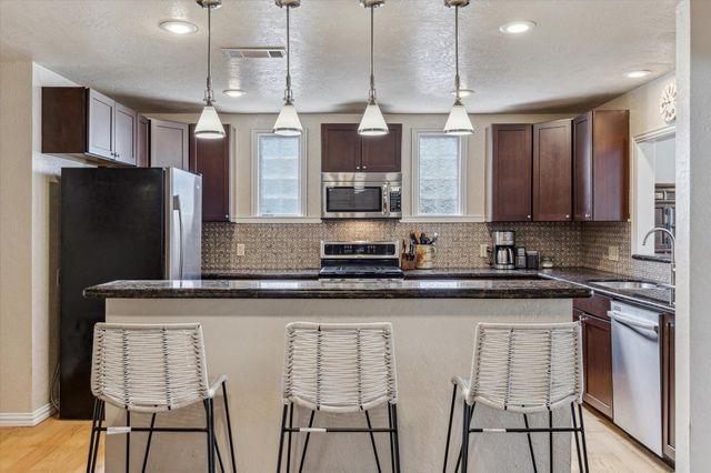 6702 Langston DR, Austin, TX 78723