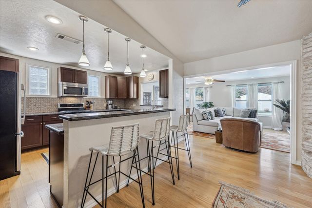 6702 Langston DR, Austin, TX 78723