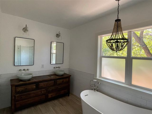 1233 Delano ST, Austin, TX 78721
