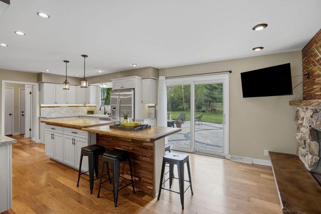 3941 Brook ROAD, Franksville, WI 53126