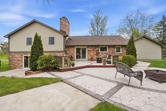 3941 Brook ROAD, Franksville, WI 53126