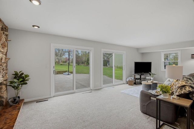 3941 Brook ROAD, Franksville, WI 53126