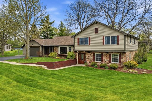 3941 Brook ROAD, Franksville, WI 53126