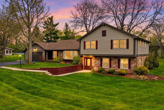 3941 Brook ROAD, Franksville, WI 53126