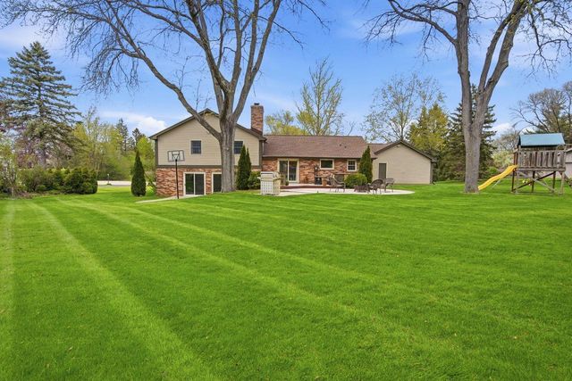 3941 Brook ROAD, Franksville, WI 53126